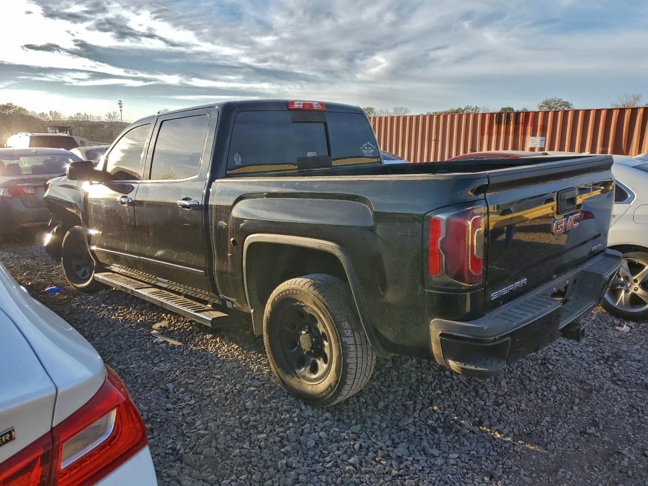2017 GMC SIERRA C1500 DENALI photo 3