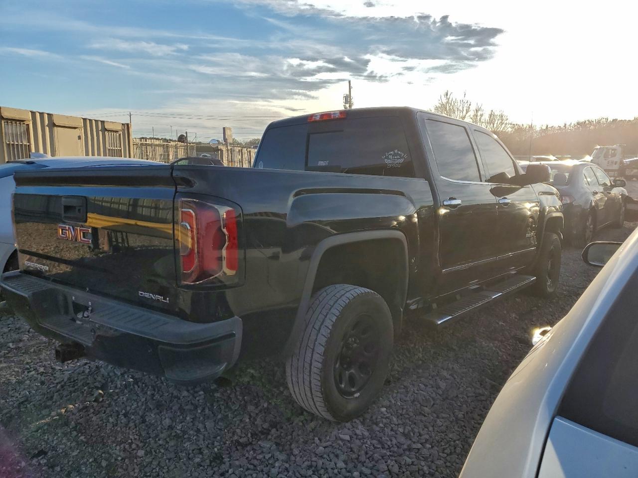 2017 GMC SIERRA C1500 DENALI photo 5