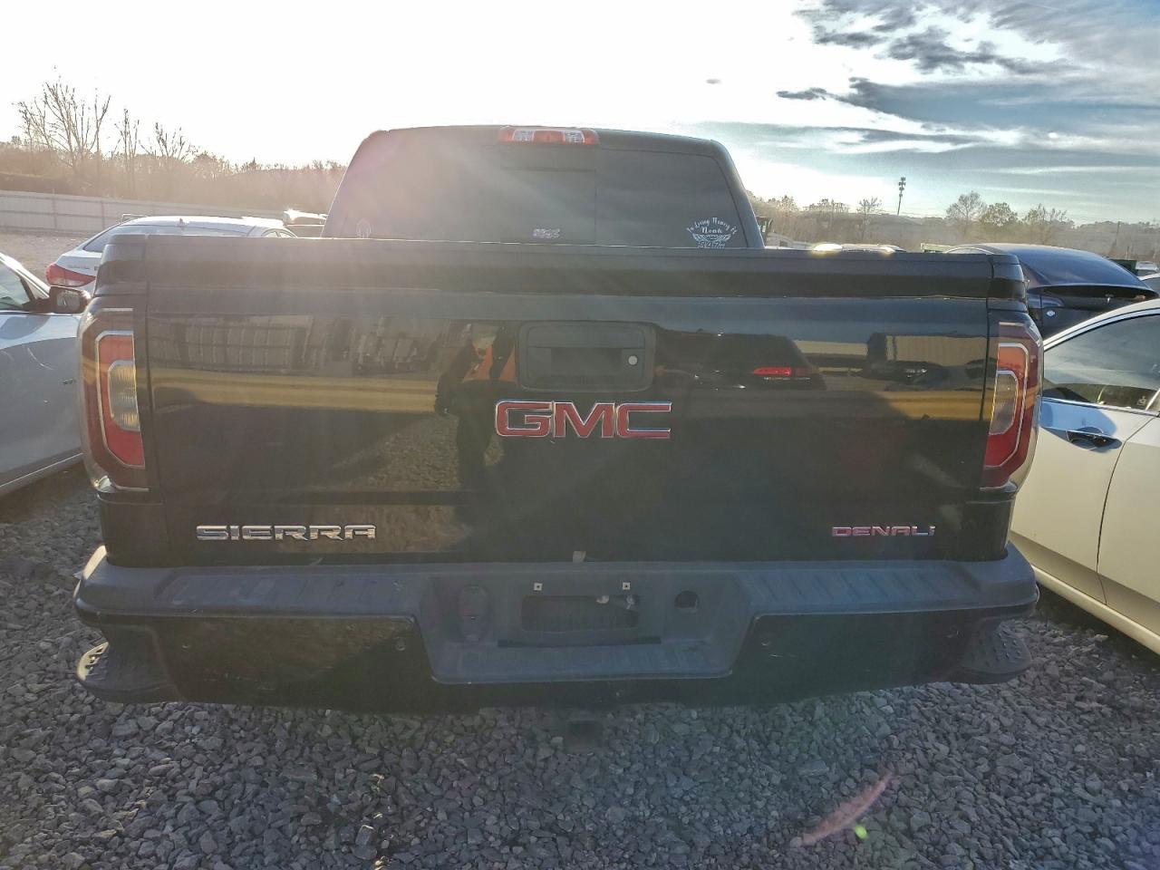 2017 GMC SIERRA C1500 DENALI photo 11