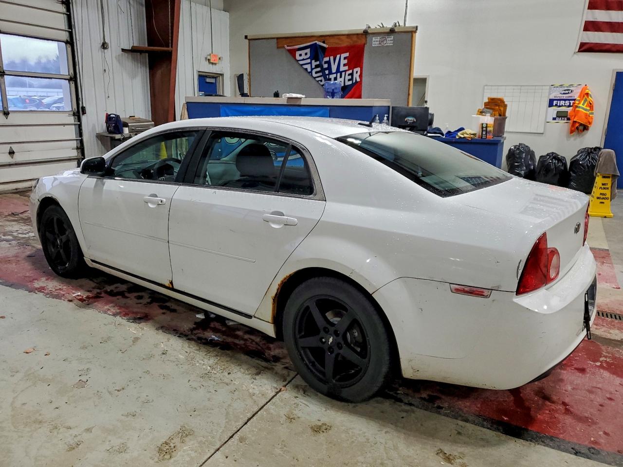 2011 CHEVROLET MALIBU 1LT photo 2