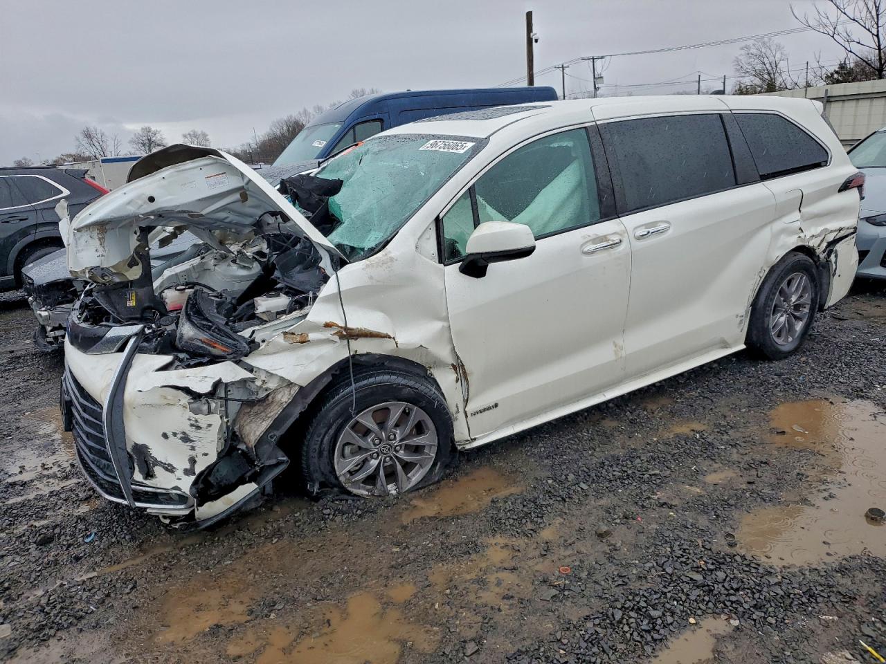 2021 TOYOTA SIENNA