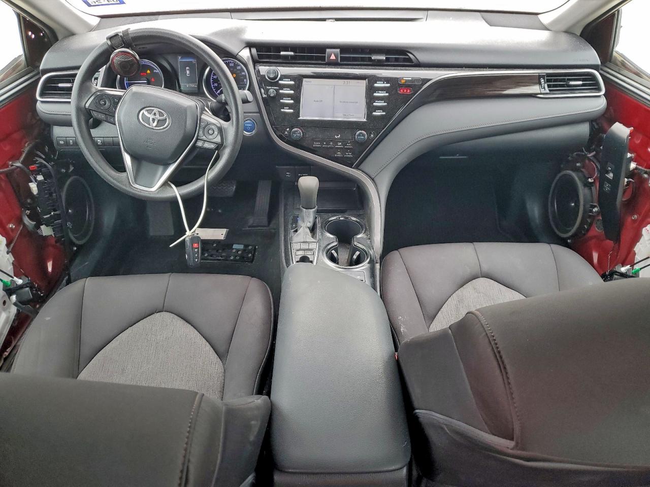 2019 TOYOTA CAMRY LE photo 22
