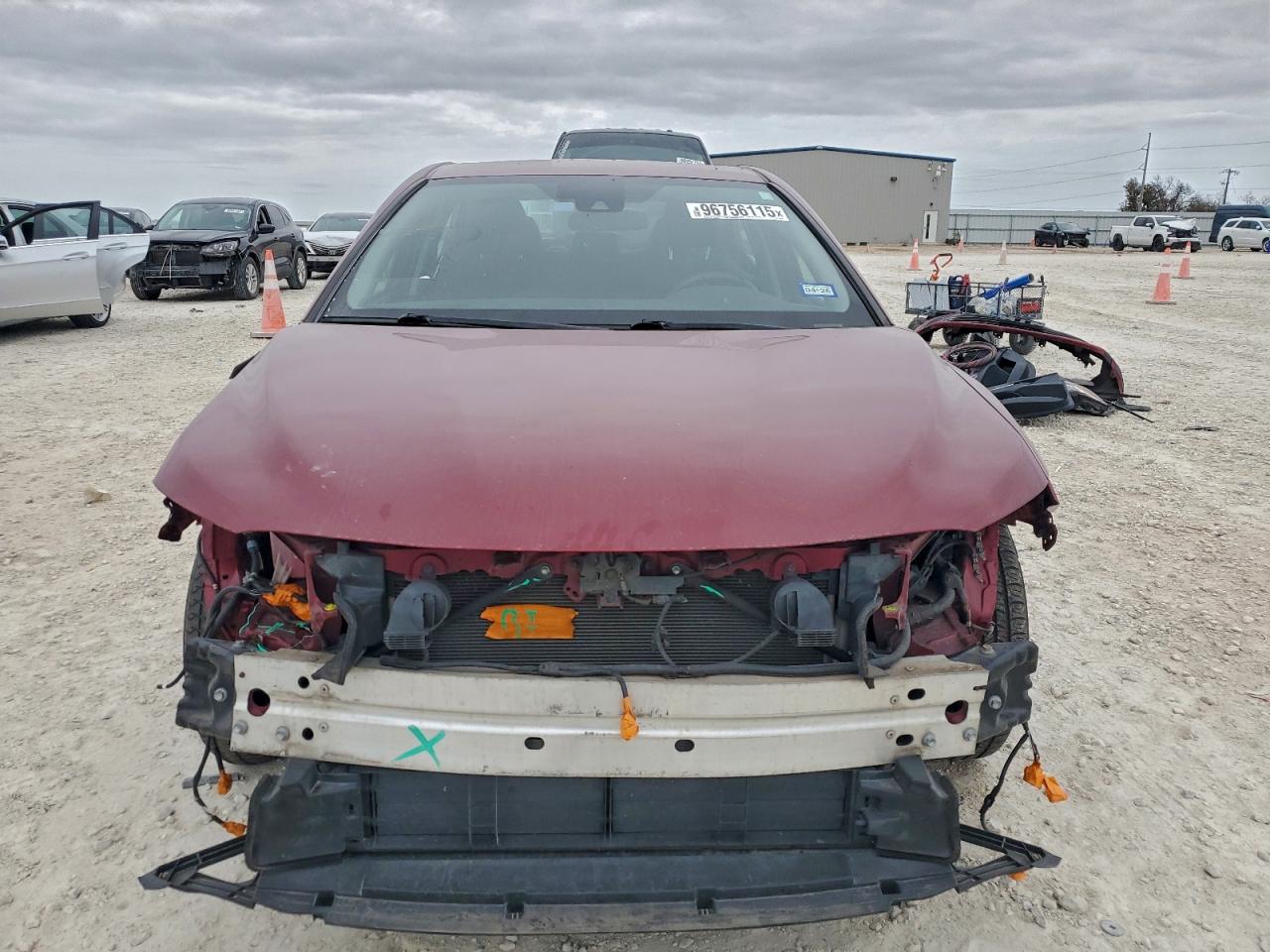 2019 TOYOTA CAMRY LE photo 13