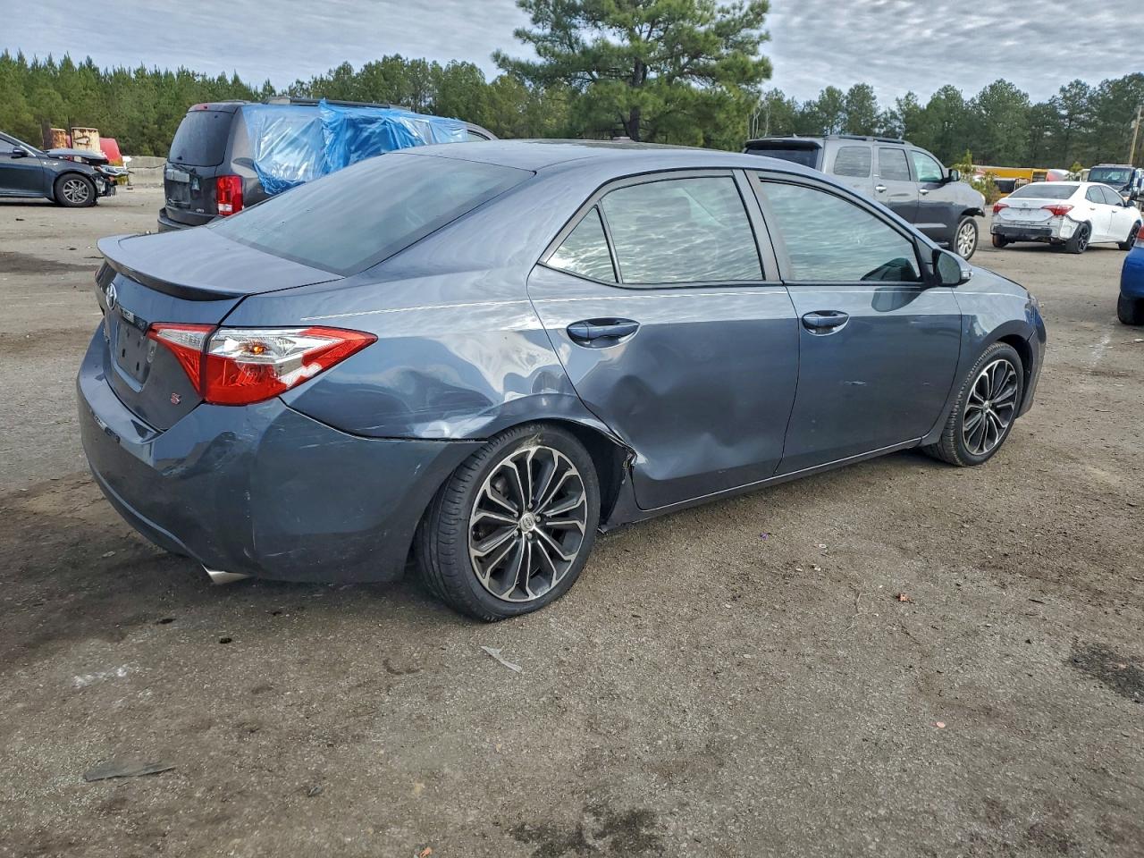 2014 TOYOTA COROLLA L photo 3