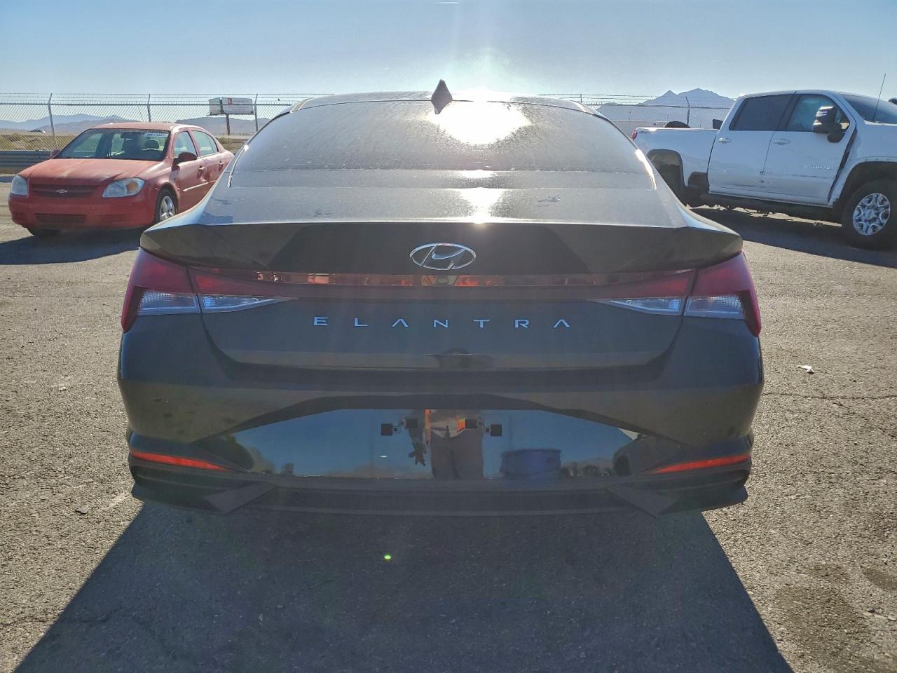 2023 HYUNDAI ELANTRA SEL photo 6