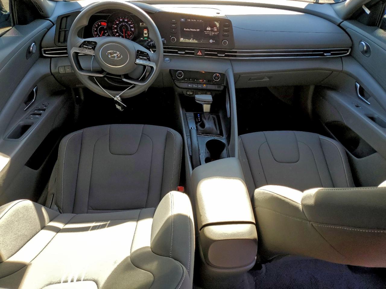 2023 HYUNDAI ELANTRA SEL photo 8