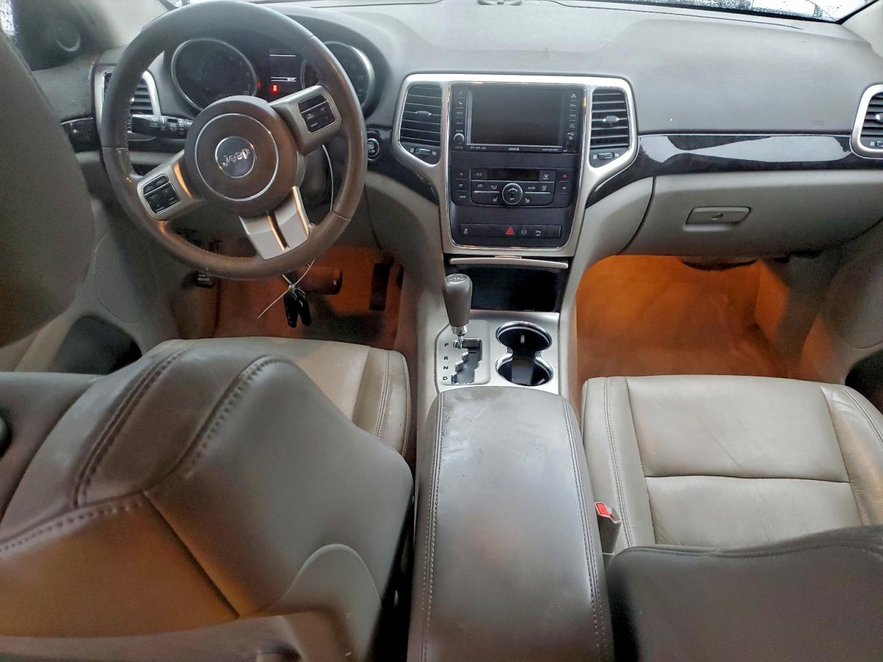 2011 JEEP GRAND CHEROKEE LAREDO photo 8