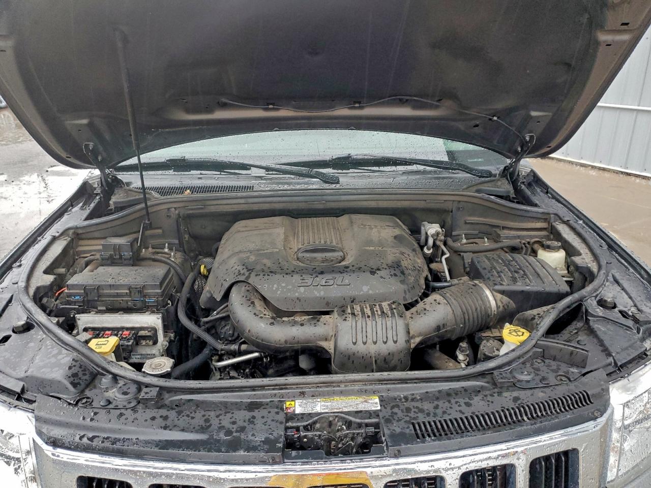 2011 JEEP GRAND CHEROKEE LAREDO photo 12