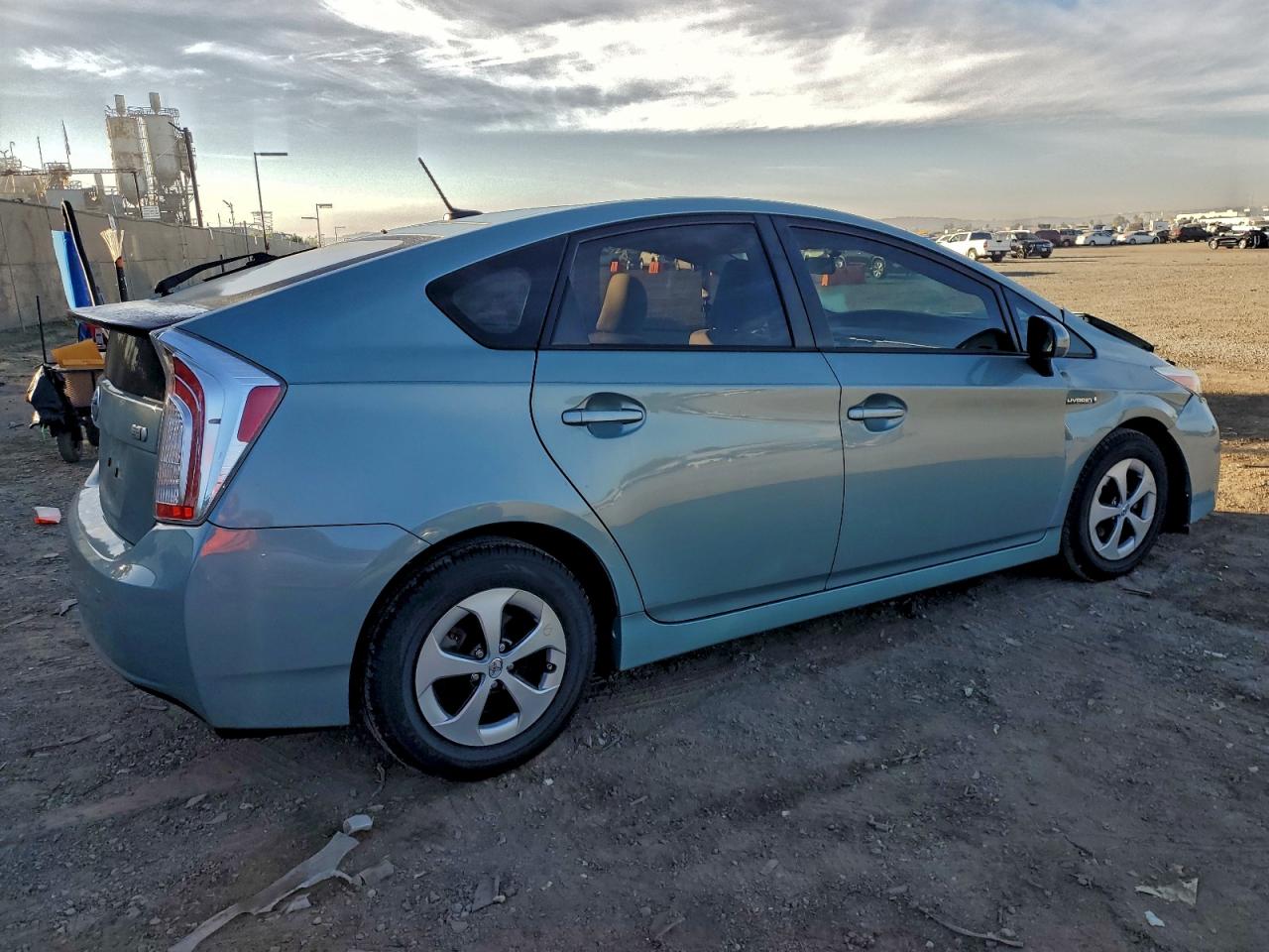 2013 TOYOTA PRIUS photo 3