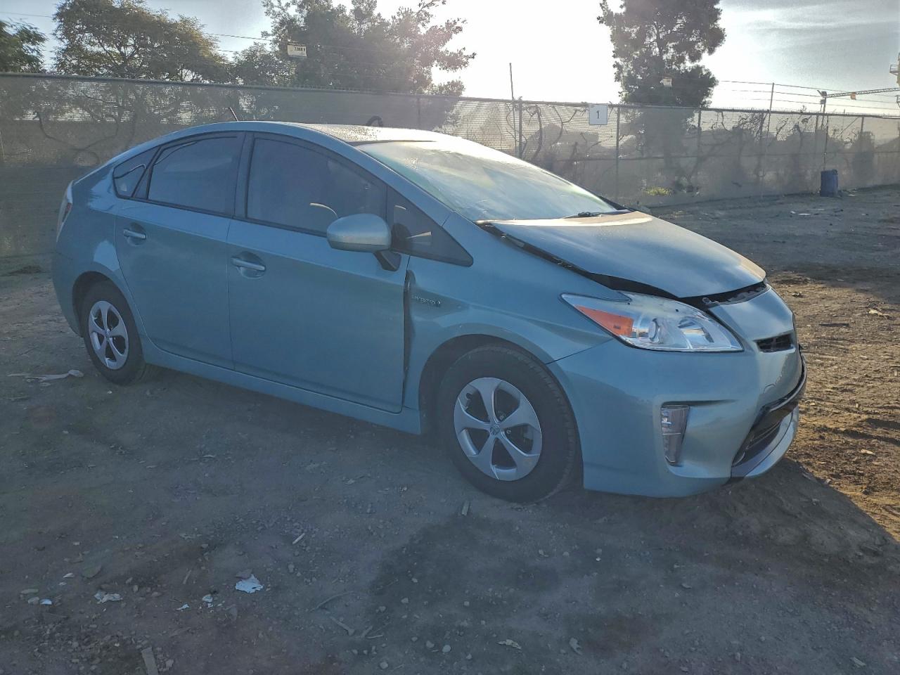 2013 TOYOTA PRIUS photo 4