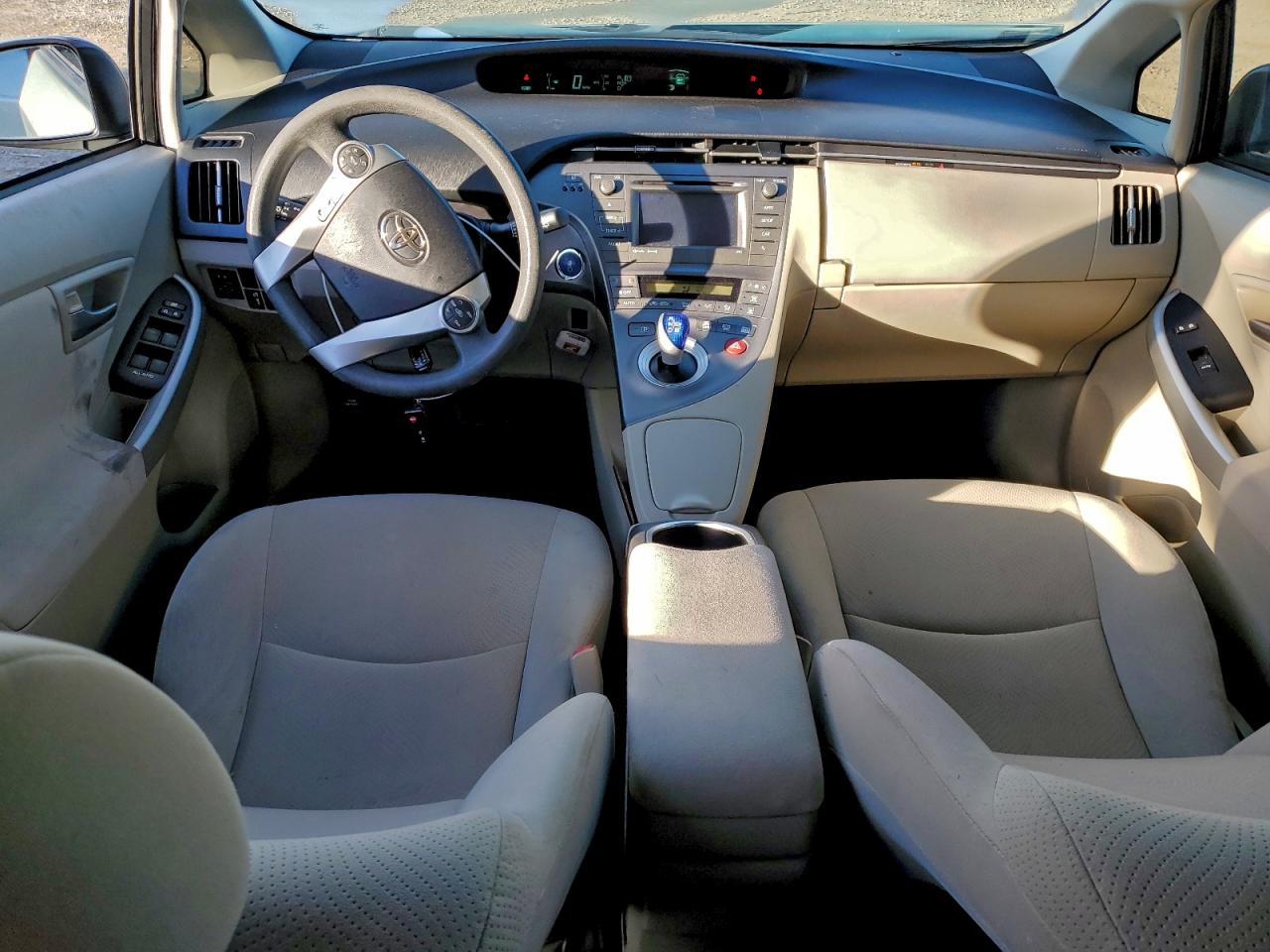 2013 TOYOTA PRIUS photo 8