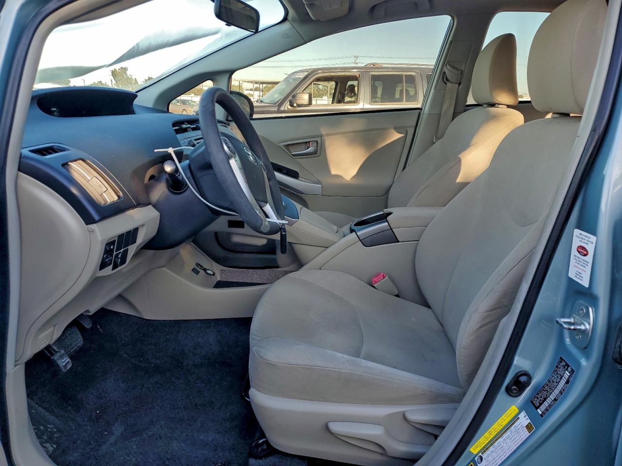 2013 TOYOTA PRIUS photo 7