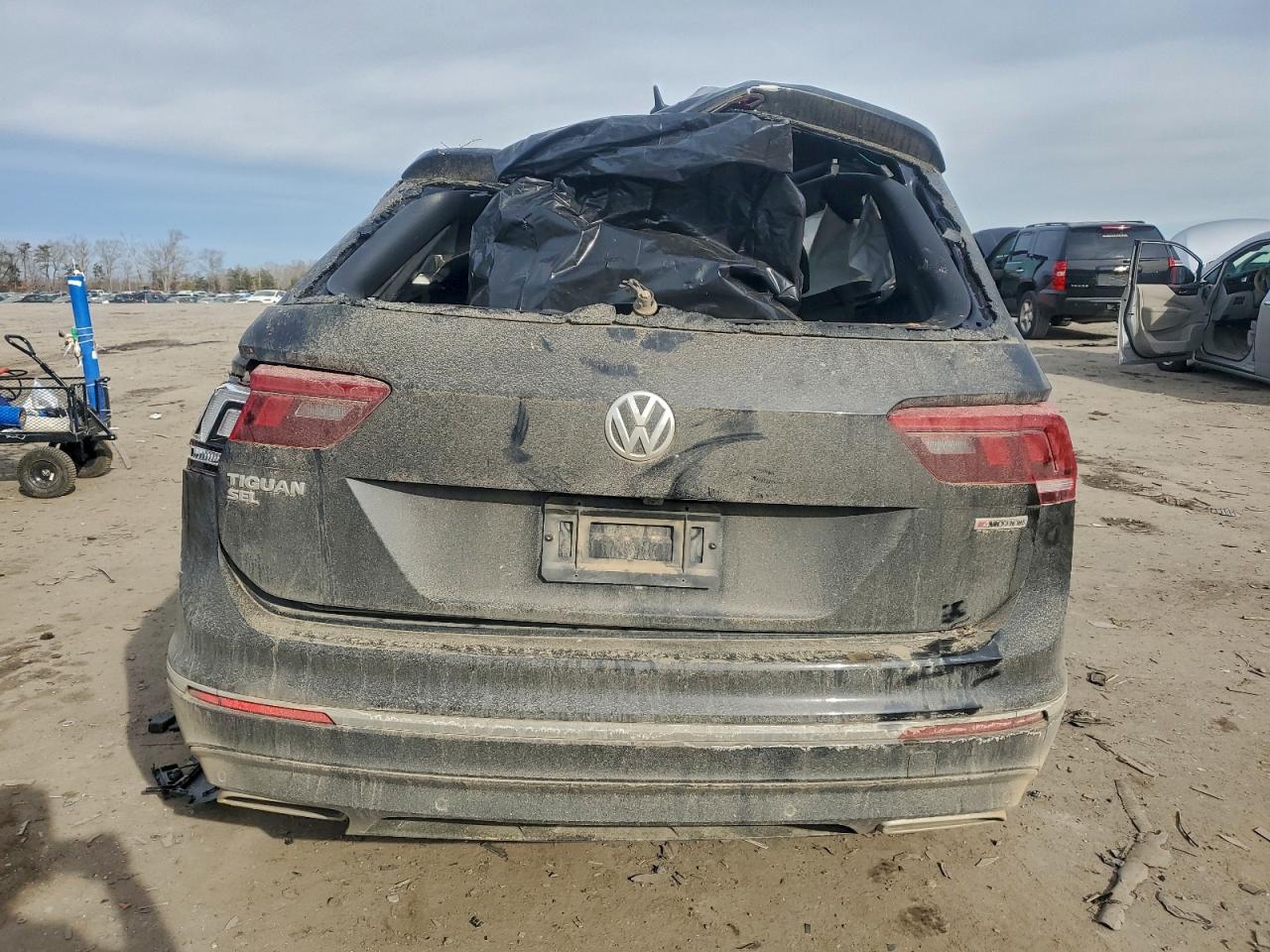 2020 VOLKSWAGEN TIGUAN SEL PREMIUM R-LINE photo 11