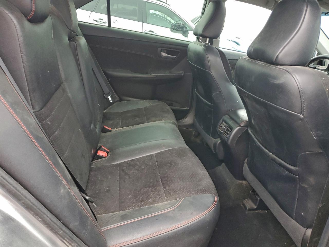 2016 TOYOTA CAMRY LE photo 10