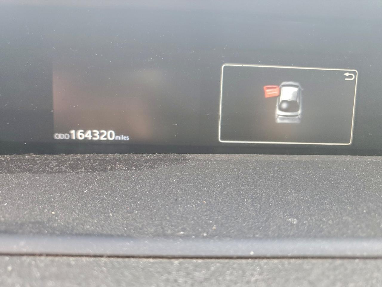 2016 TOYOTA PRIUS photo 9