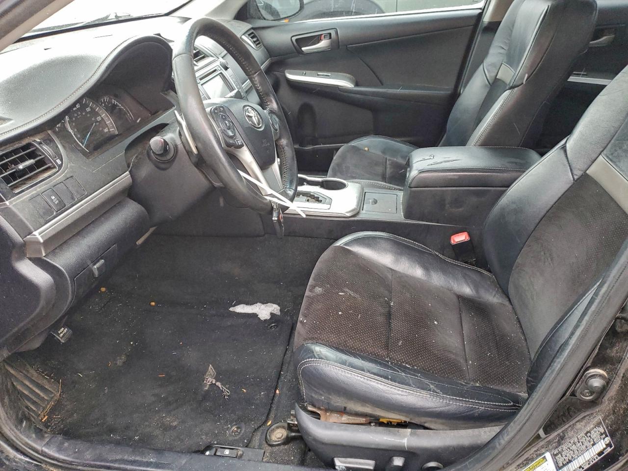 2012 TOYOTA CAMRY SE photo 13