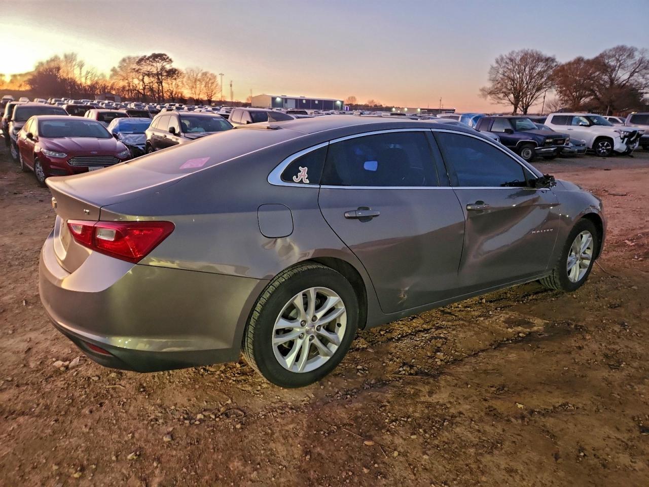 2018 CHEVROLET MALIBU LT photo 3