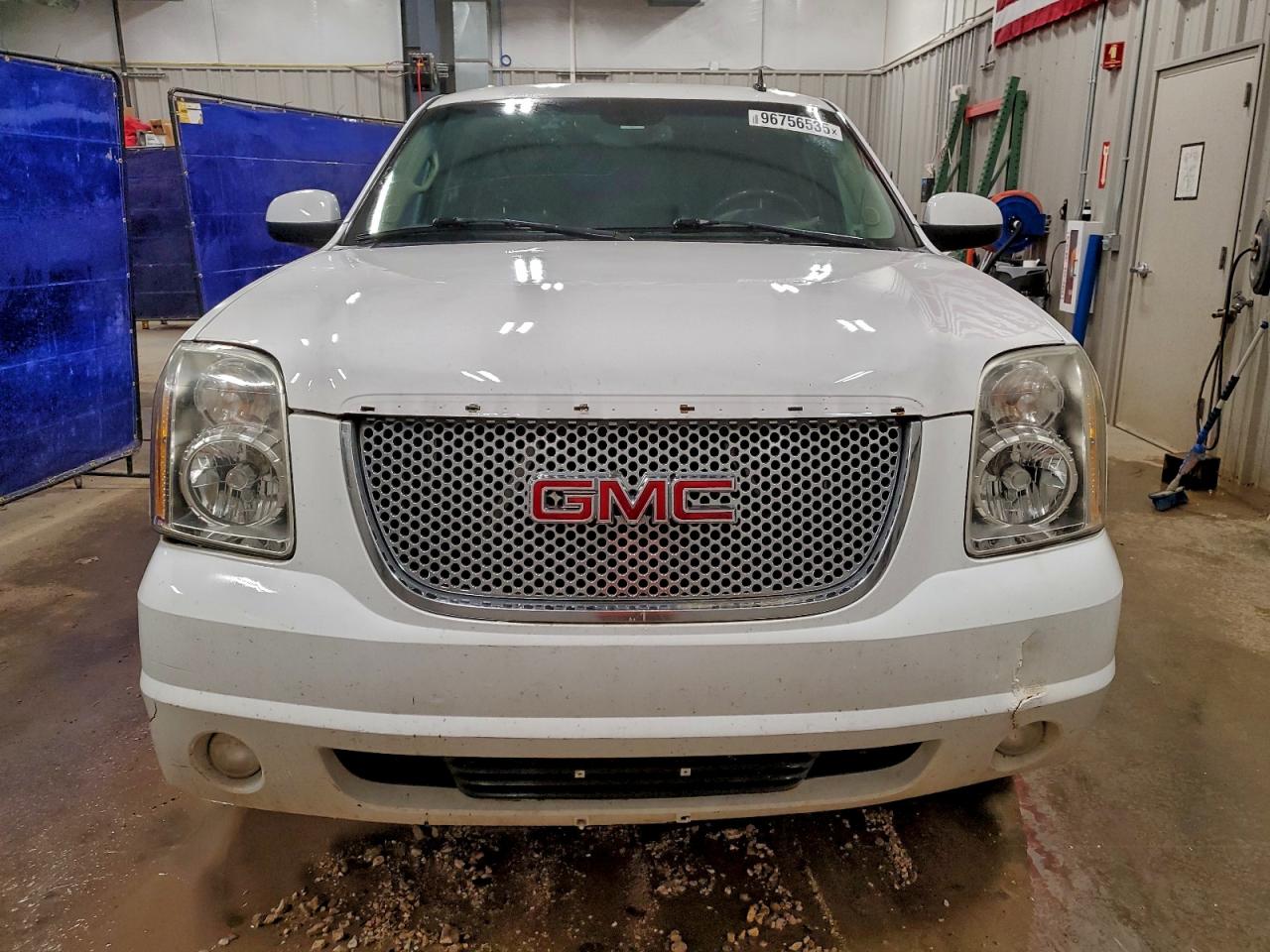 2008 GMC YUKON XL K1500 photo 5