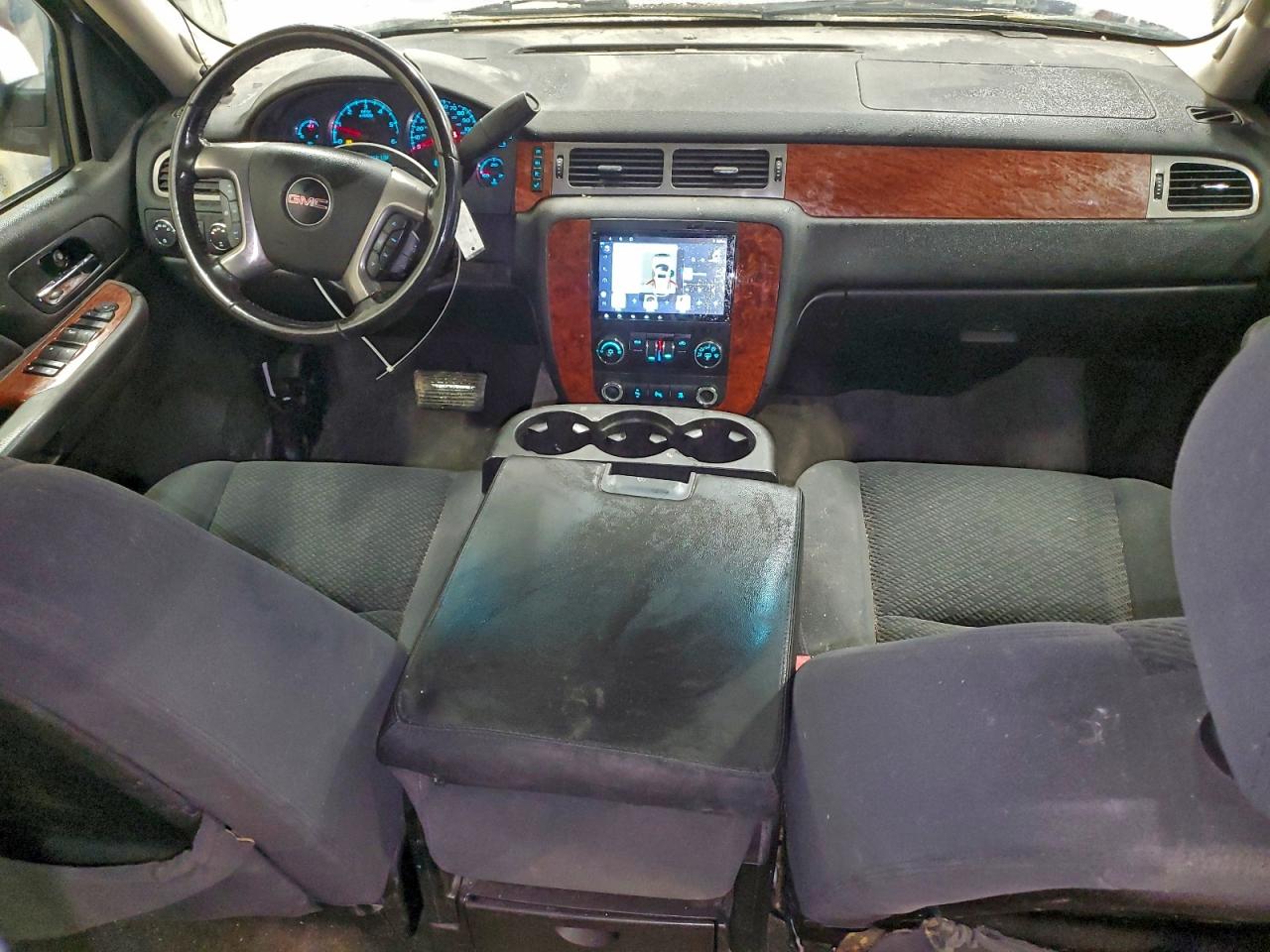2008 GMC YUKON XL K1500 photo 8