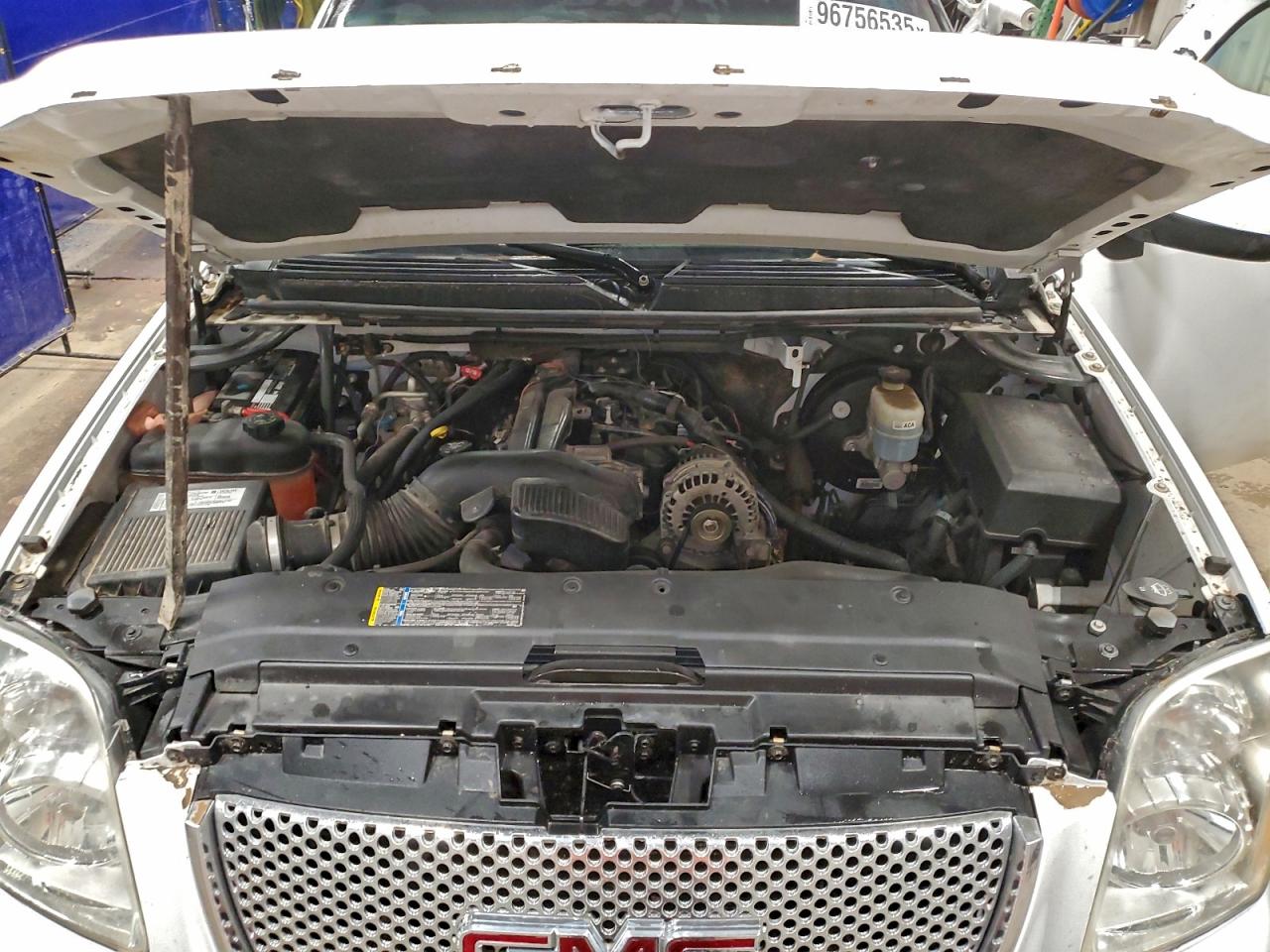 2008 GMC YUKON XL K1500 photo 12