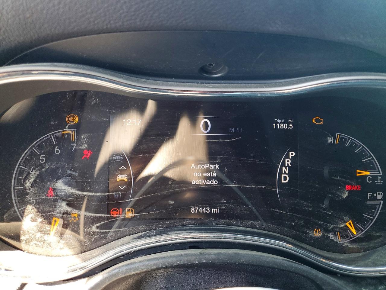 2020 JEEP GRAND CHEROKEE LAREDO photo 18