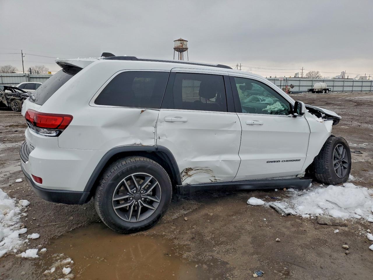 2020 JEEP GRAND CHEROKEE LAREDO photo 5