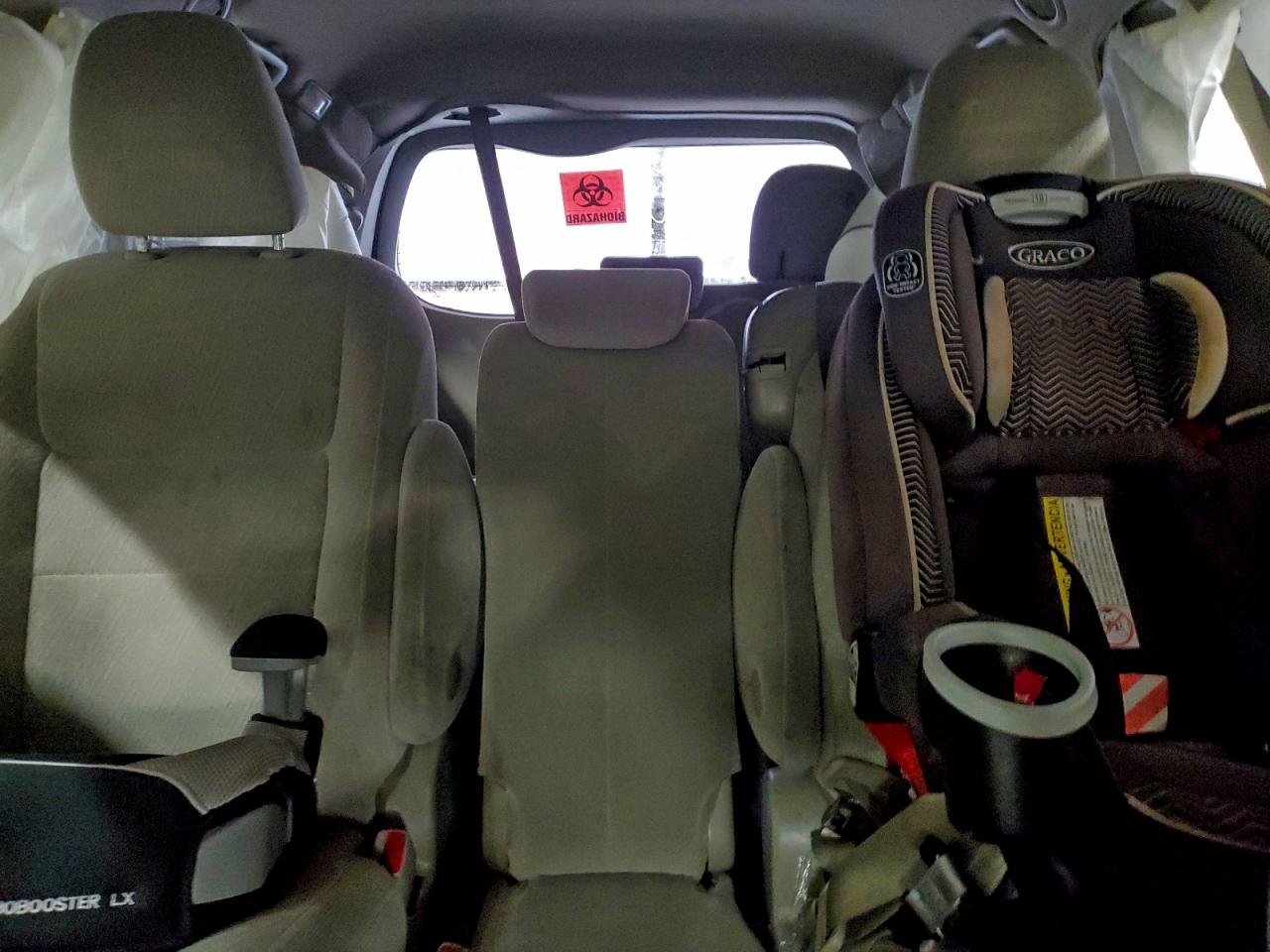 2016 TOYOTA SIENNA LE photo 10