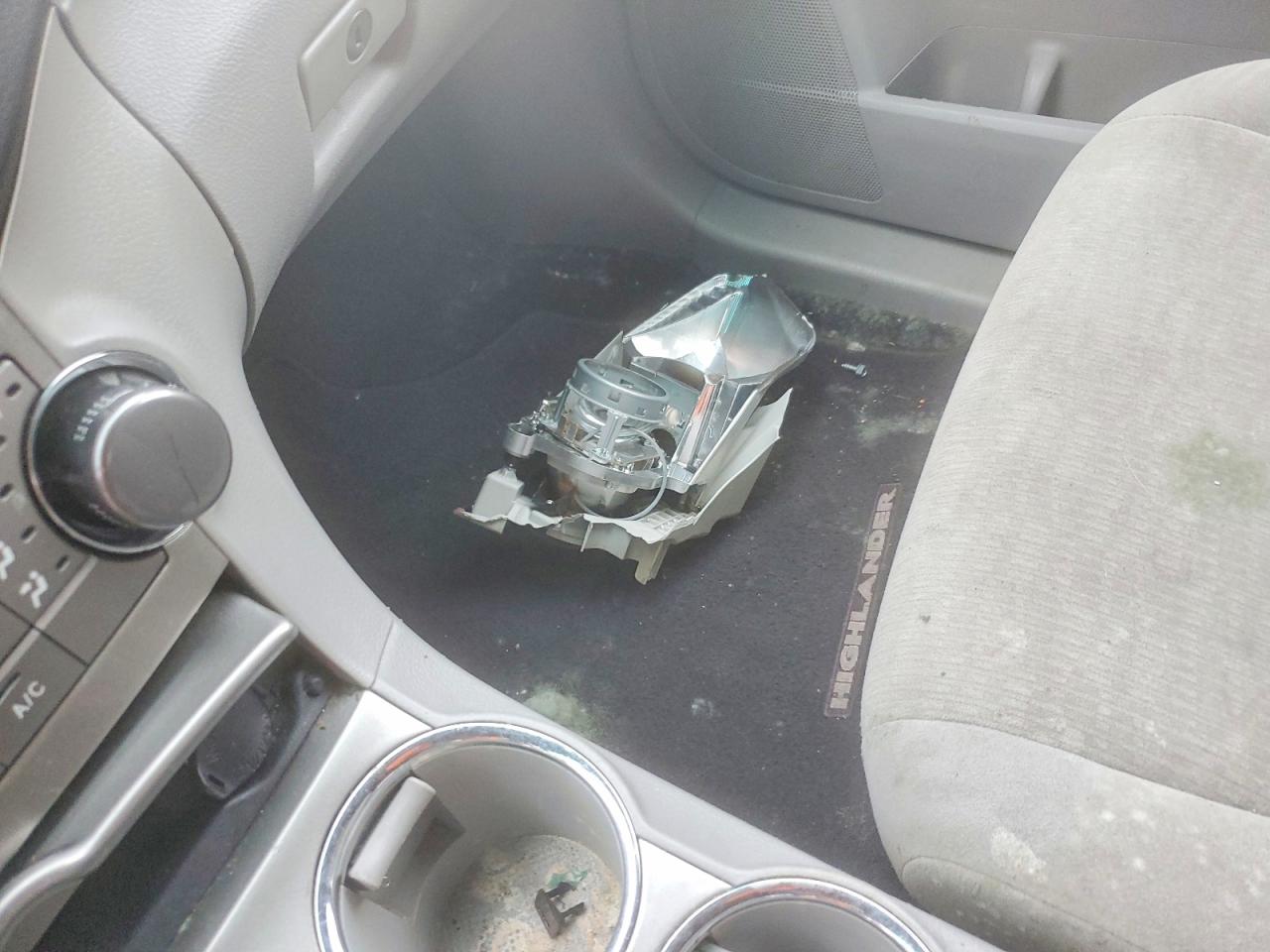 2013 TOYOTA HIGHLANDER BASE photo 13