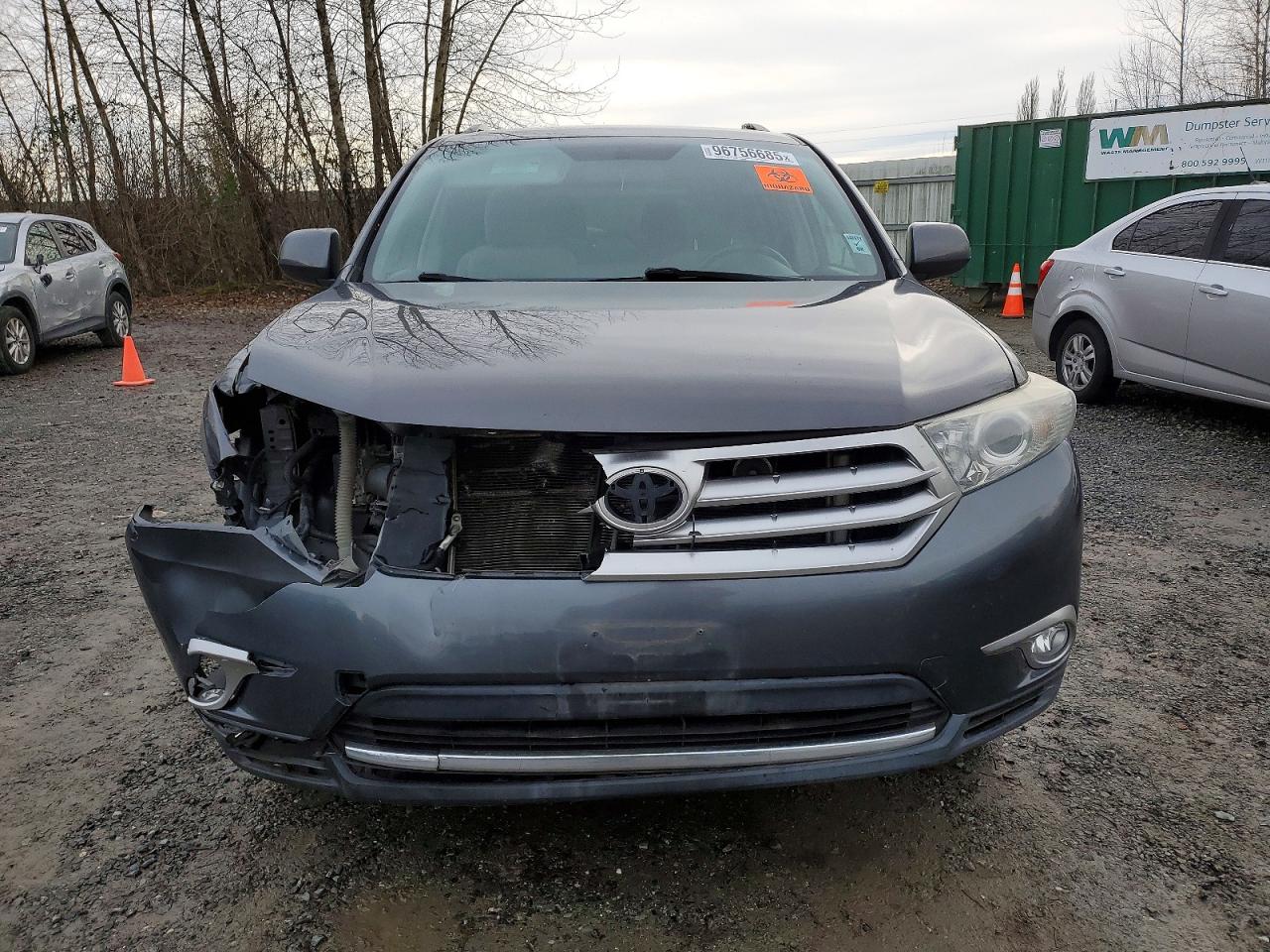 2013 TOYOTA HIGHLANDER BASE photo 5