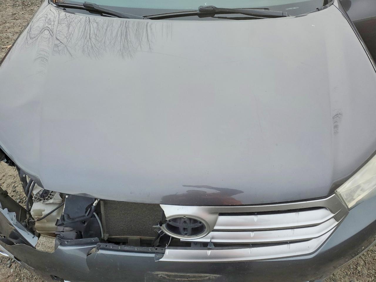 2013 TOYOTA HIGHLANDER BASE photo 12