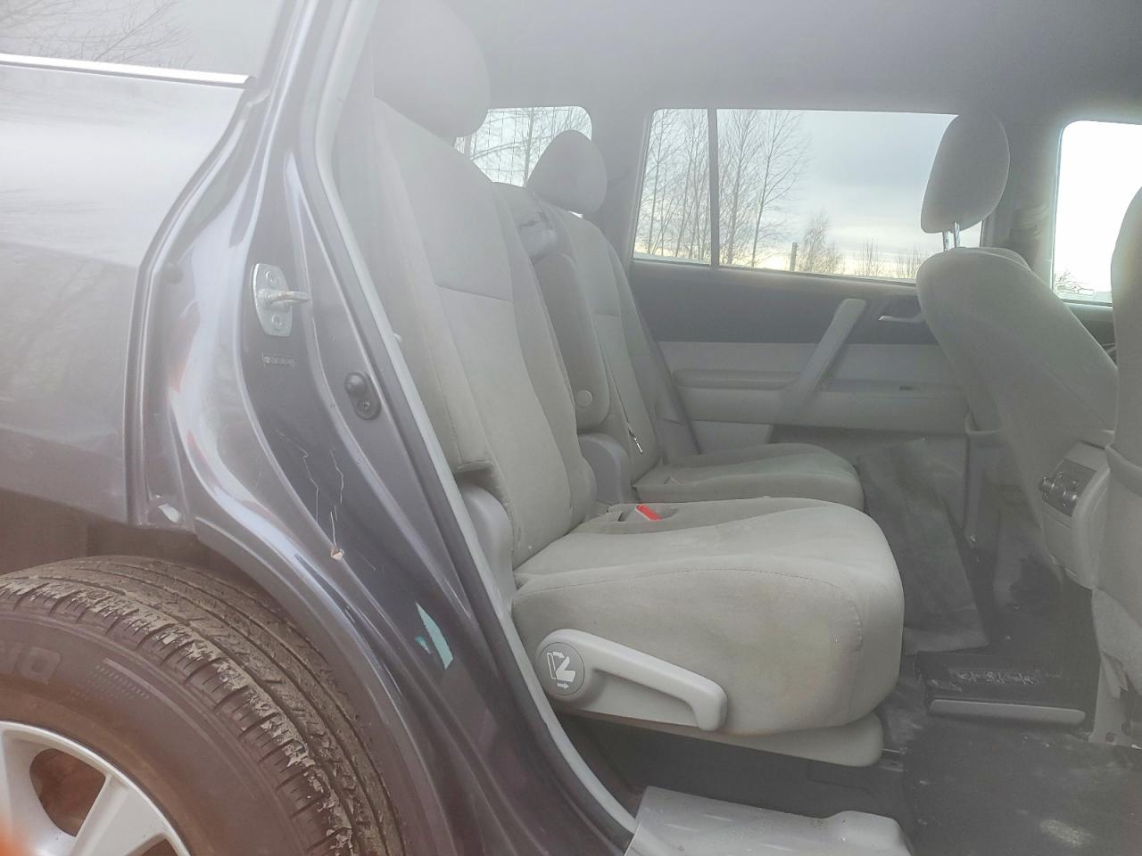 2013 TOYOTA HIGHLANDER BASE photo 11