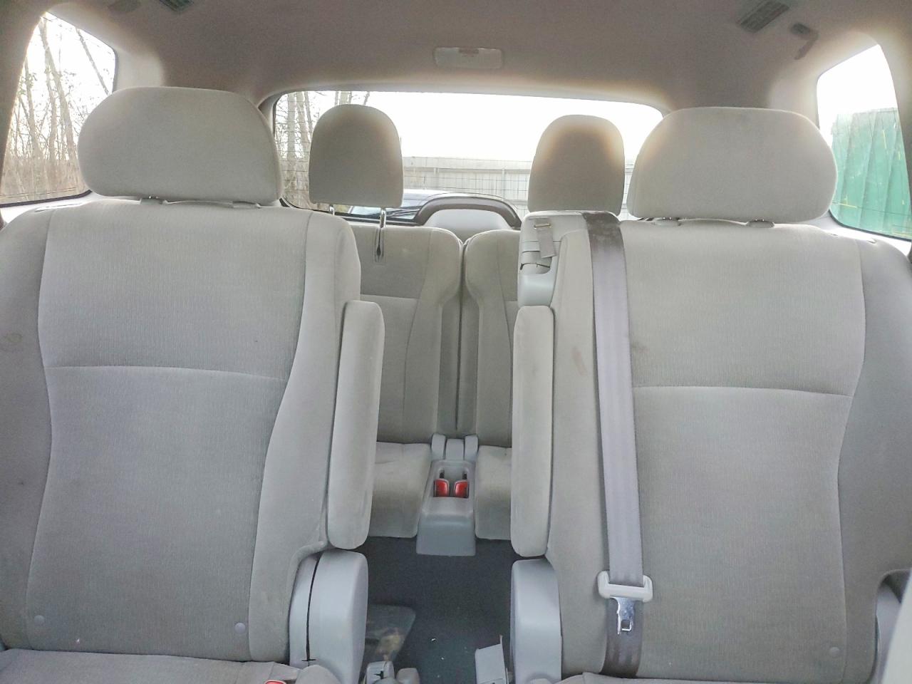 2013 TOYOTA HIGHLANDER BASE photo 10