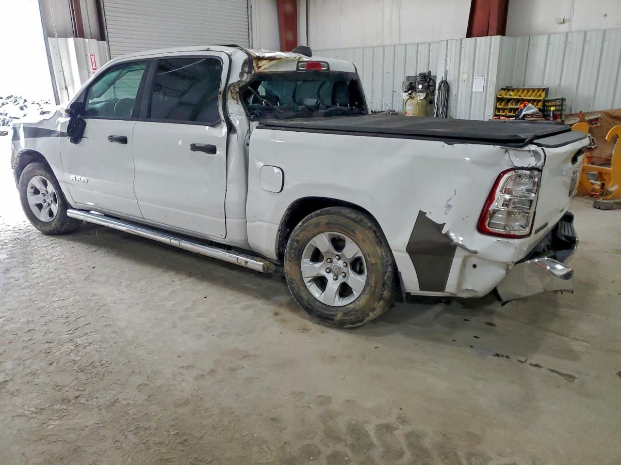 2023 RAM 1500 BIG HORN/LONE STAR photo 2