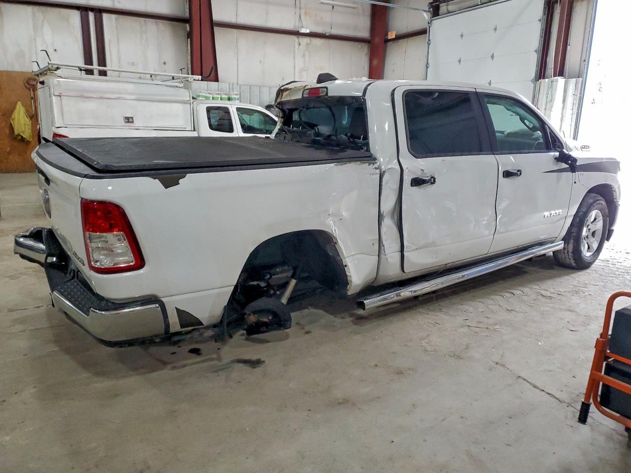 2023 RAM 1500 BIG HORN/LONE STAR photo 3