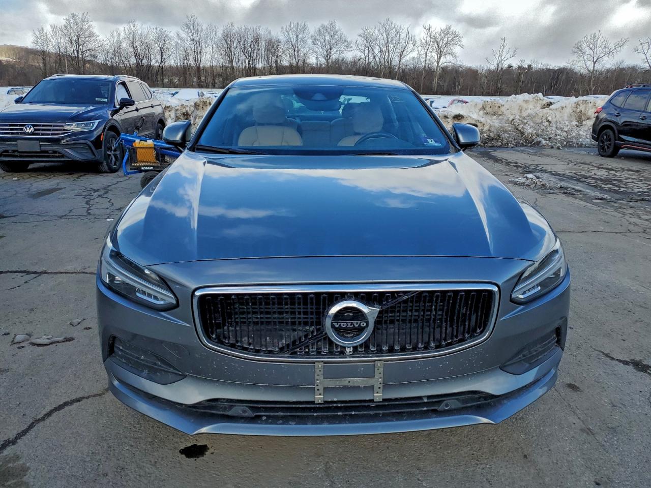 2017 VOLVO S90 T6 MOMENTUM photo 5