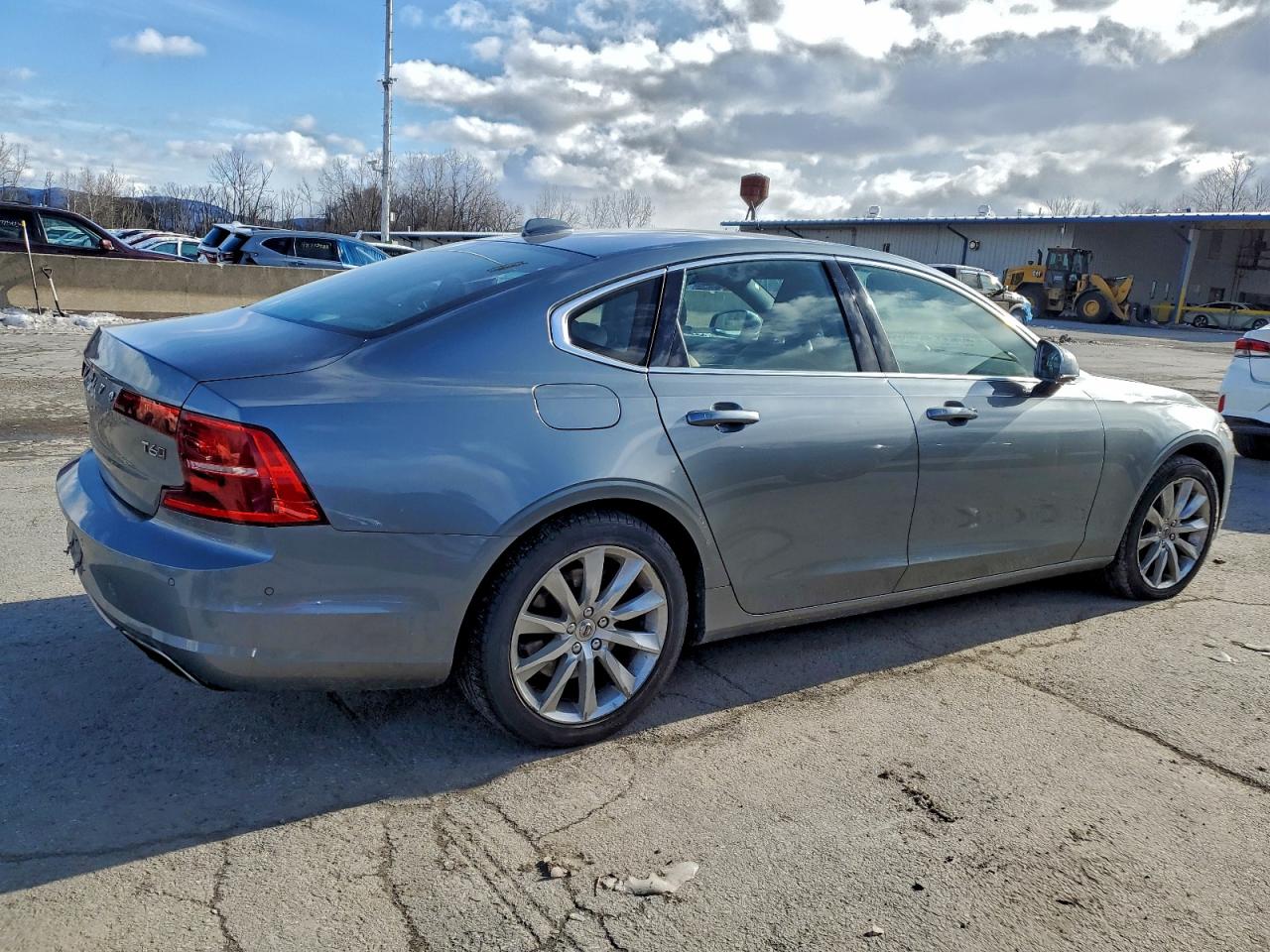 2017 VOLVO S90 T6 MOMENTUM photo 3