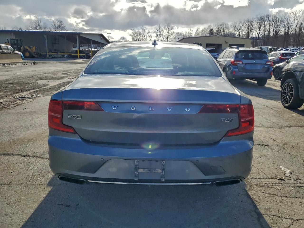 2017 VOLVO S90 T6 MOMENTUM photo 6