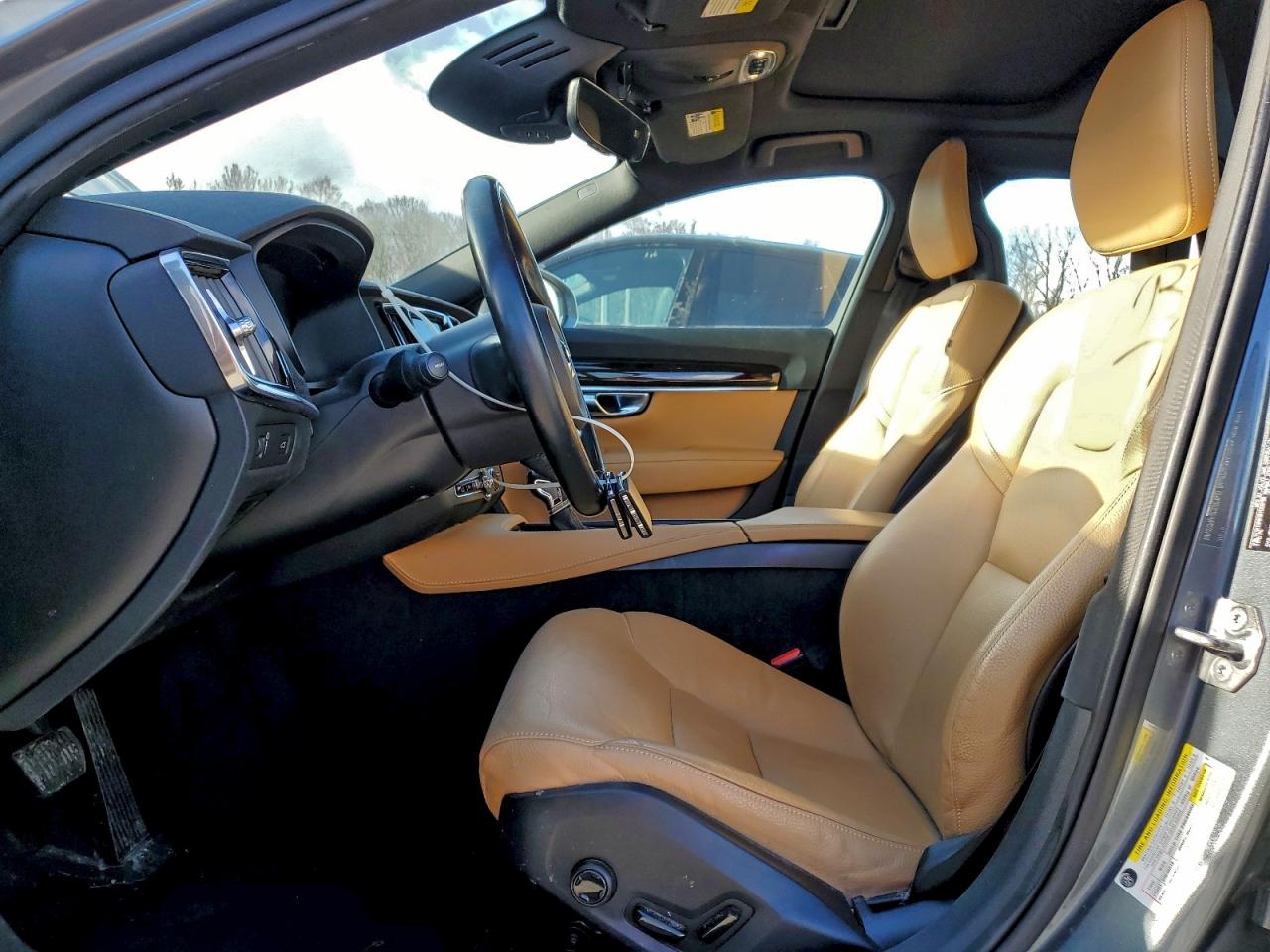 2017 VOLVO S90 T6 MOMENTUM photo 7