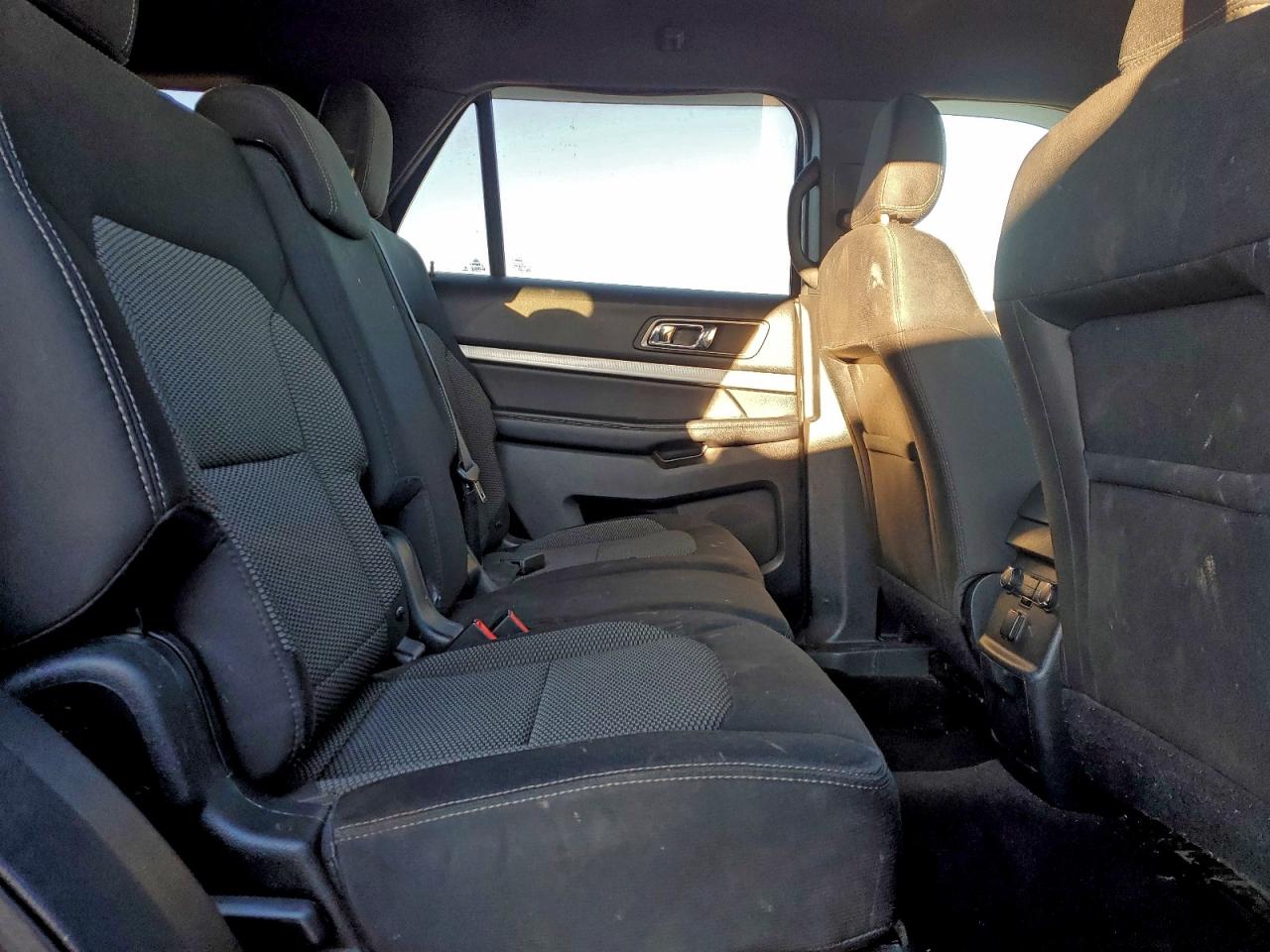 2018 FORD EXPLORER XLT photo 11