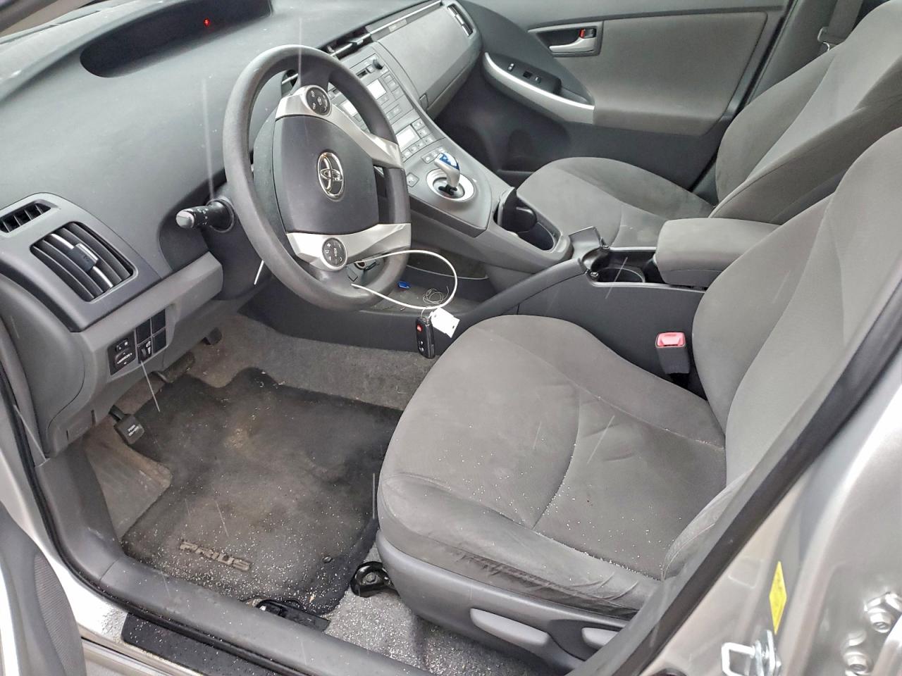2010 TOYOTA PRIUS photo 7