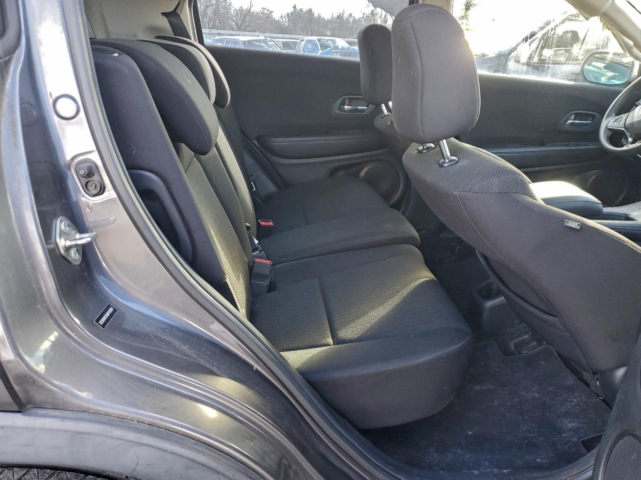2016 HONDA HR-V LX photo 10