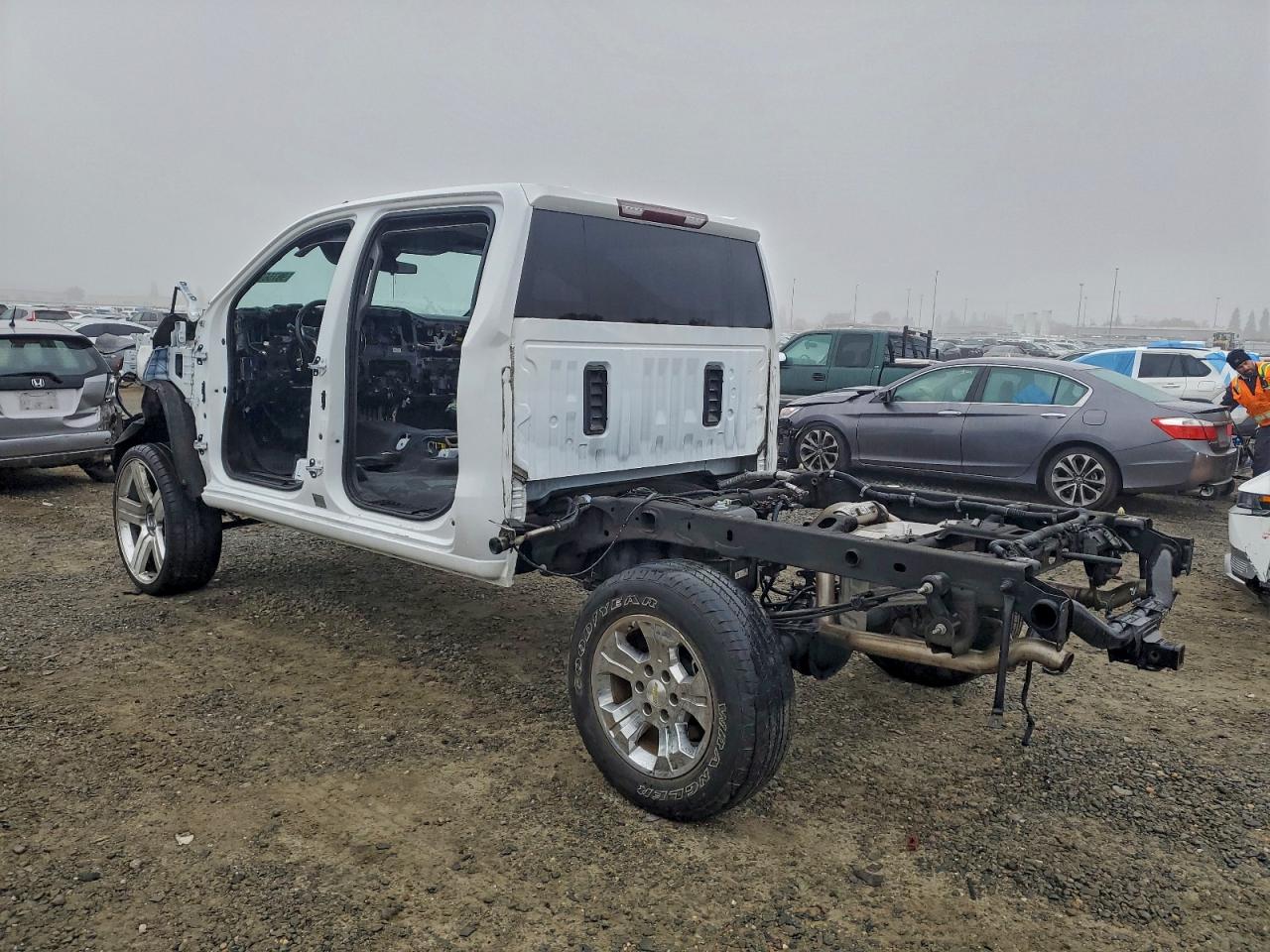 2019 CHEVROLET SILVERADO K1500 RST photo 2