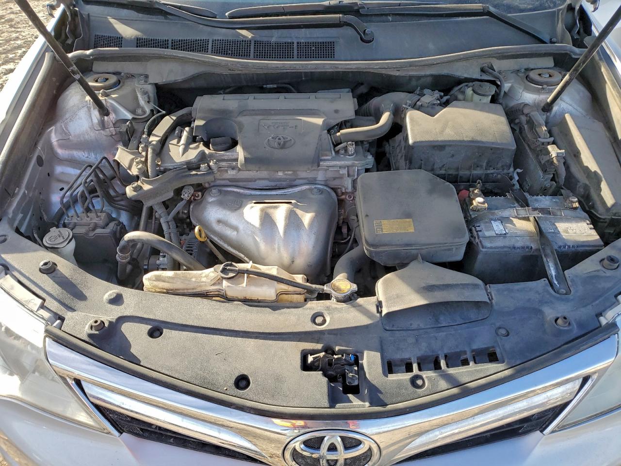 2014 TOYOTA CAMRY L photo 11