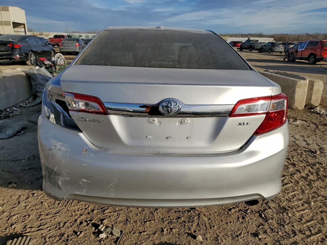 2014 TOYOTA CAMRY L photo 6