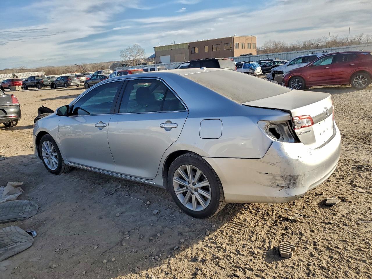 2014 TOYOTA CAMRY L photo 2