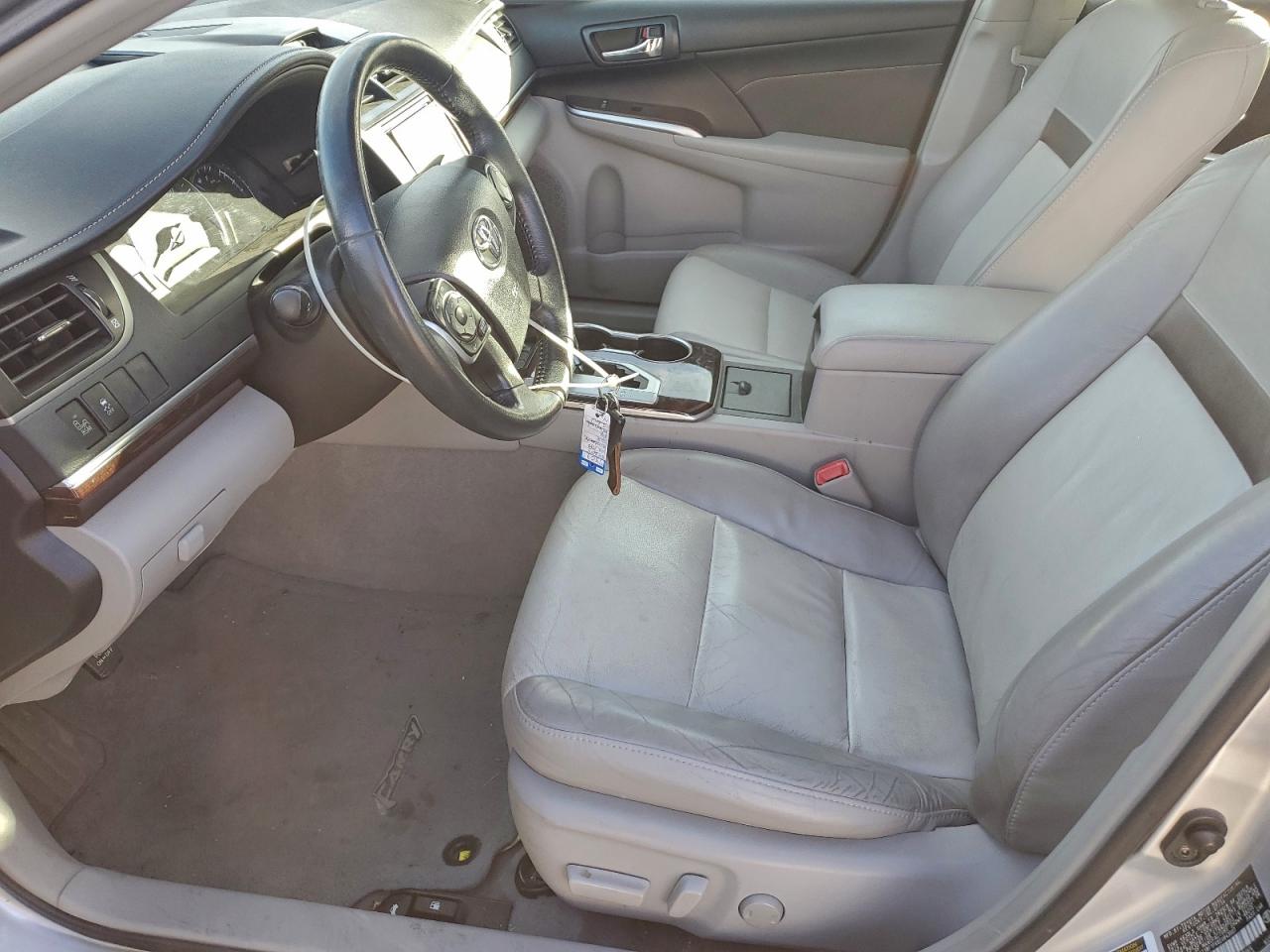 2014 TOYOTA CAMRY L photo 7