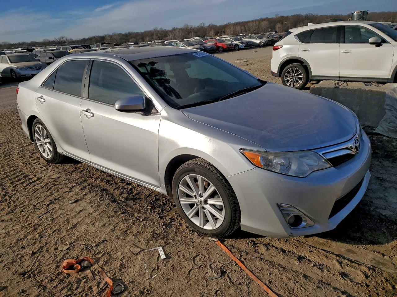 2014 TOYOTA CAMRY L photo 4