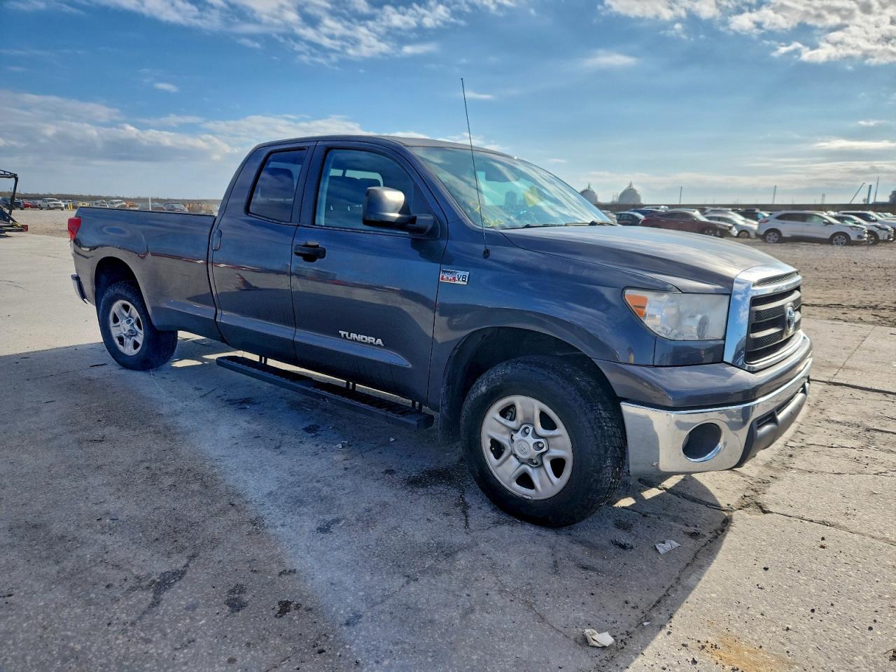 2013 TOYOTA TUNDRA DOUBLE CAB SR5 photo 4