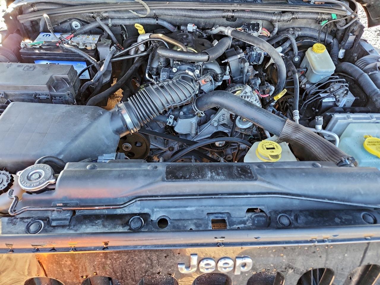 2010 JEEP WRANGLER UNLIMITED SPORT photo 21