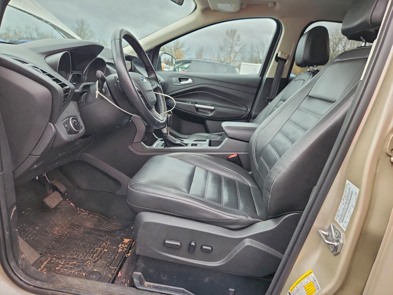 2017 FORD ESCAPE SE photo 7